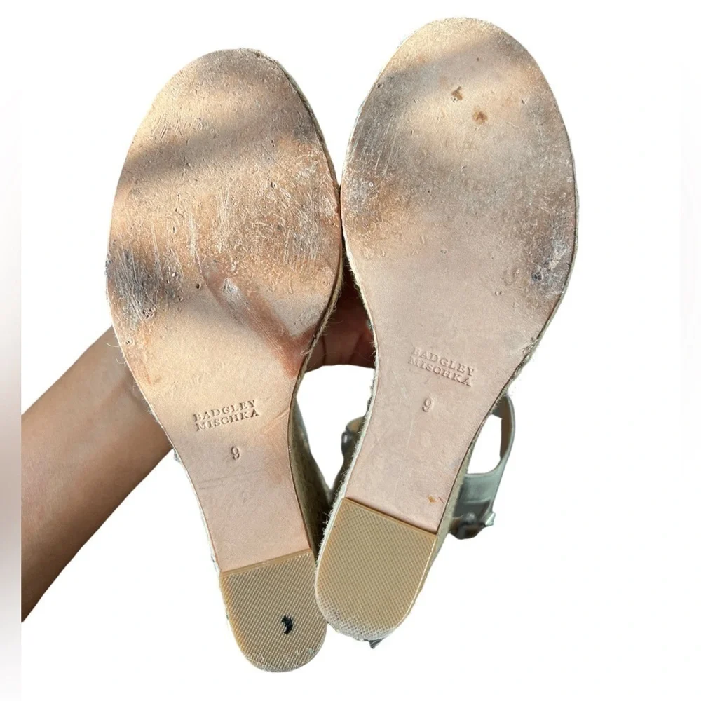 Badgley Mischka silver wedge espadrille sandals sz 9
